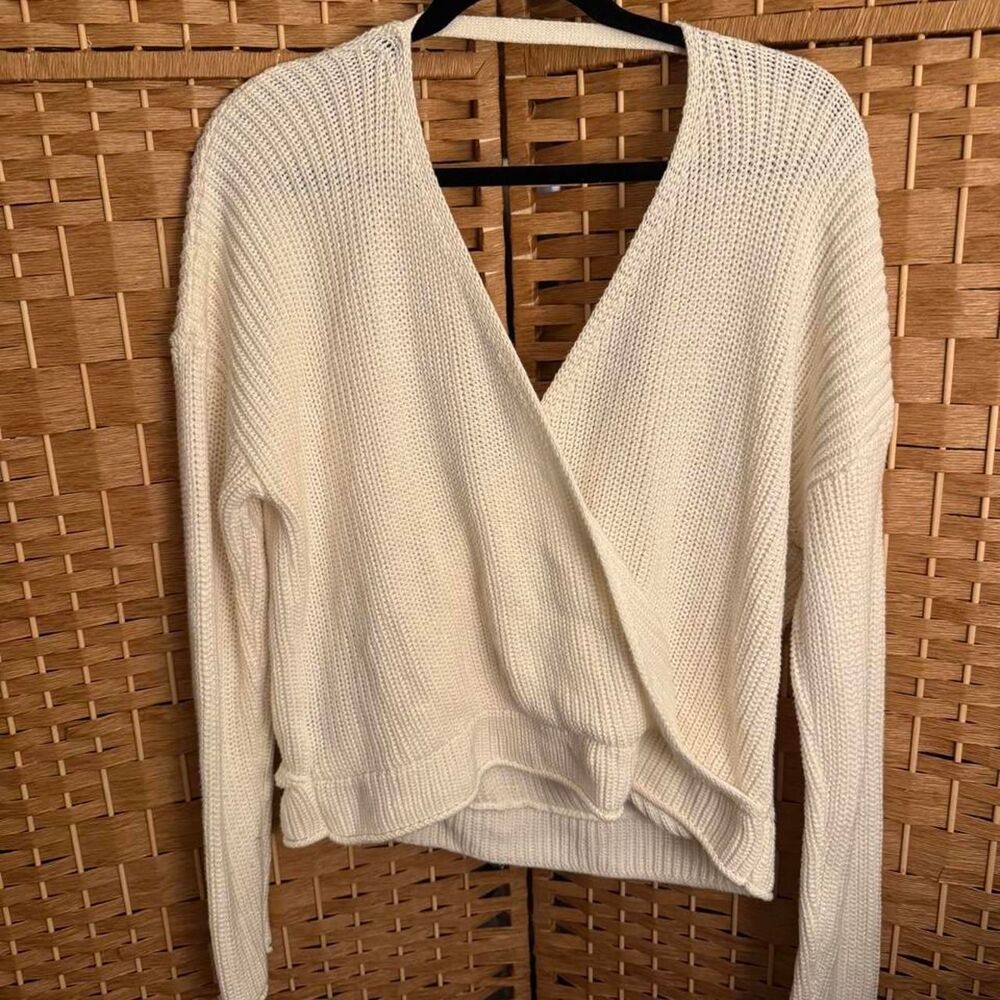 Unbranded Women's Cream and White Jumper